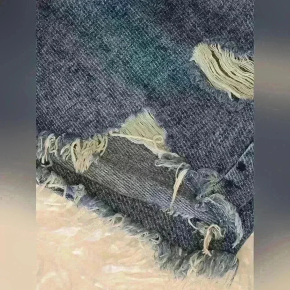 Wild Fable High Waisted Distressed Shorts - Picture 4 of 8